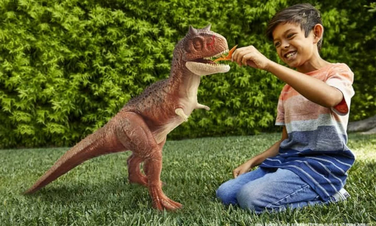 Jurassic World Super Colossal Carnotaurus Toro